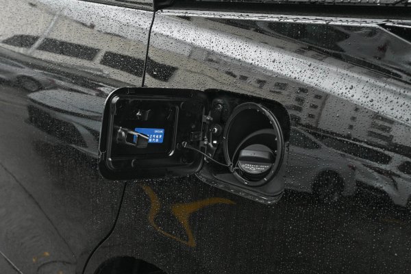 创赢盘 丰田埃尔法2025款，两款车型怎么选？